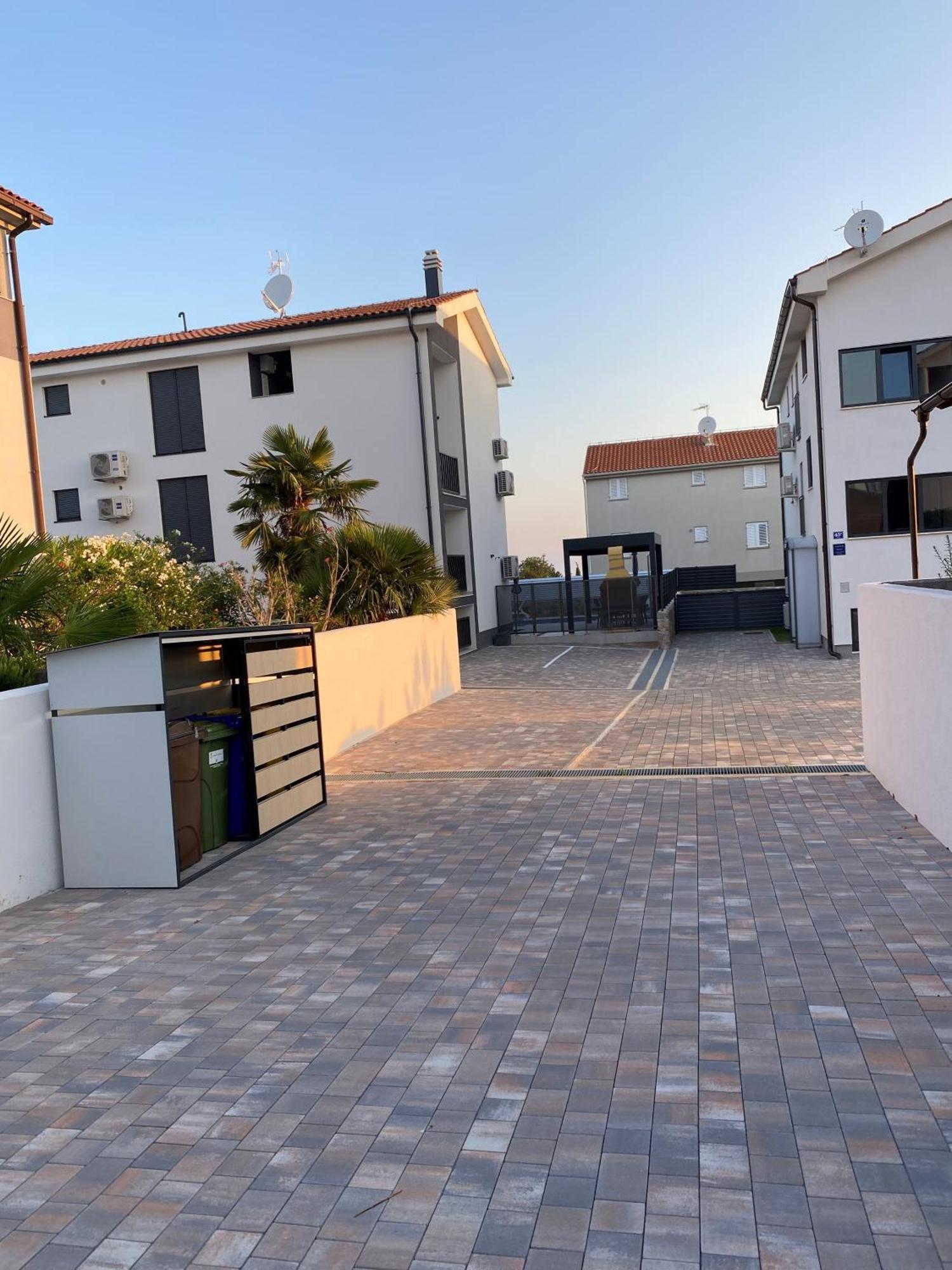 Luxury Apartments Marty Malinska Exterior foto