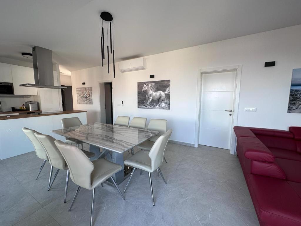 Luxury Apartments Marty Malinska Exterior foto