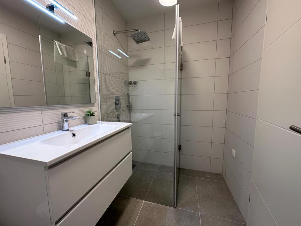 Luxury Apartments Marty Malinska Exterior foto